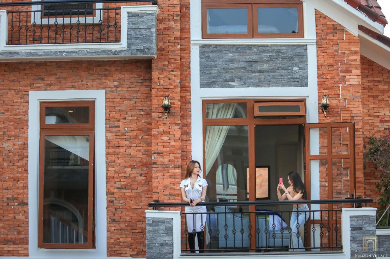 Horizon Village Hotel