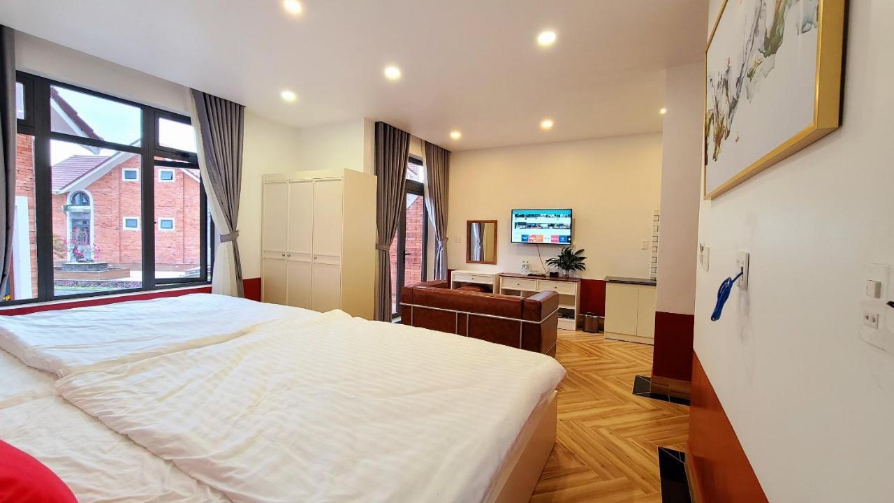 Horizon Village Hotel